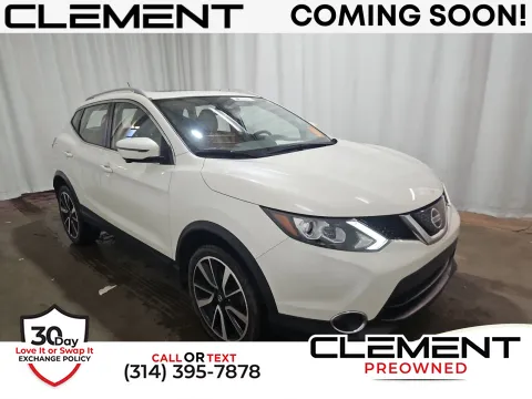 White 2018 Nissan Rogue Sport SL for sale in Florissant, MO