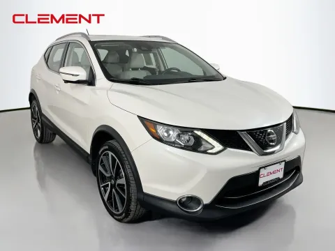 More photos of 2018 Nissan Rogue Sport SL at Clement Pre-Owned, MO