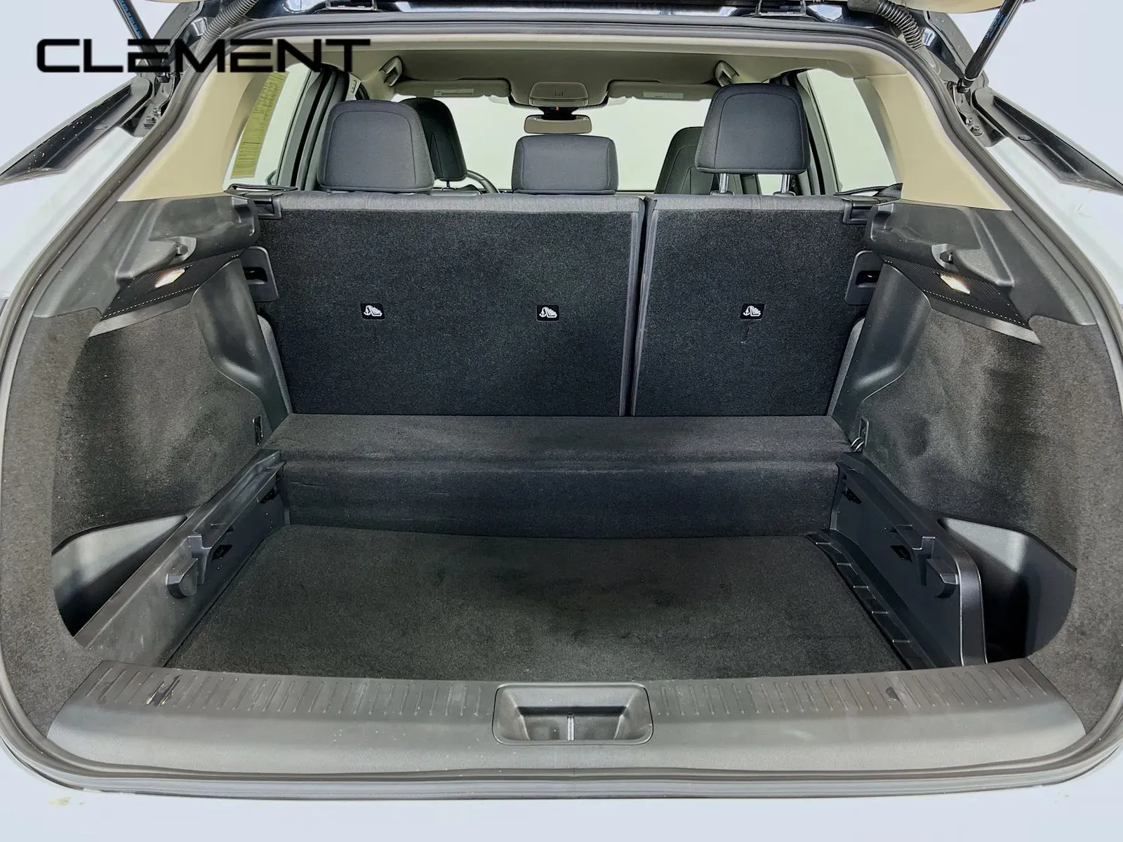 Nissan Ariya photo 10