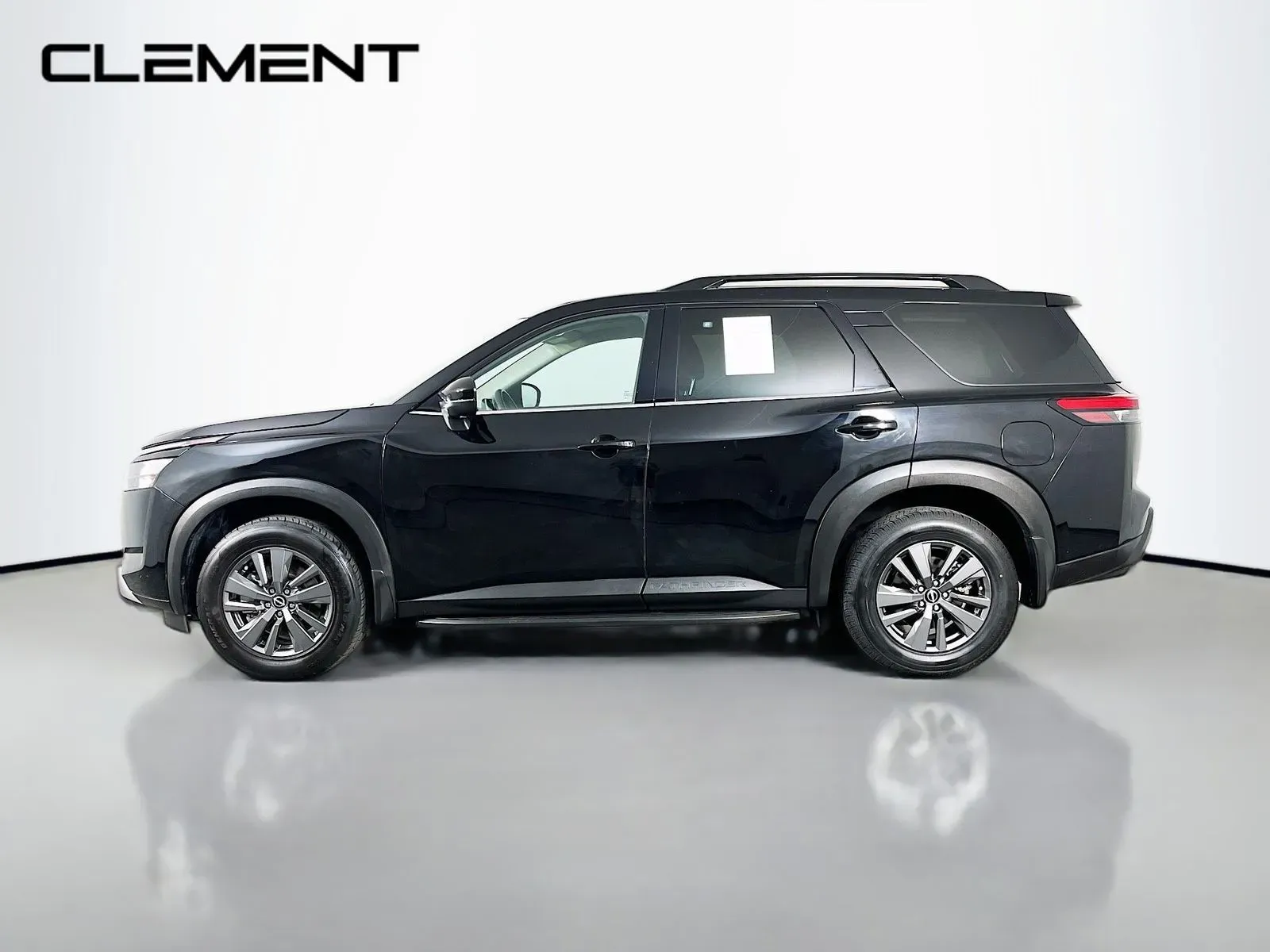 Nissan Pathfinder photo 5