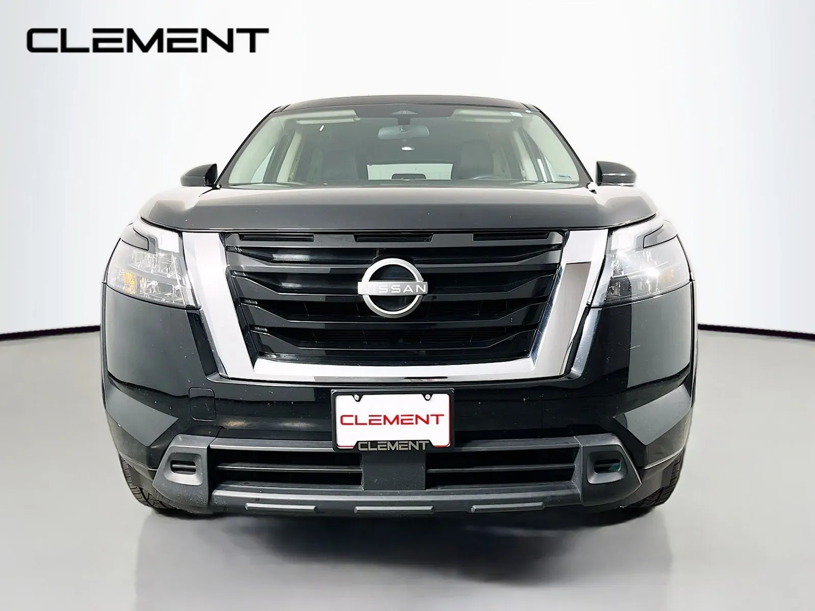 Nissan Pathfinder photo 3