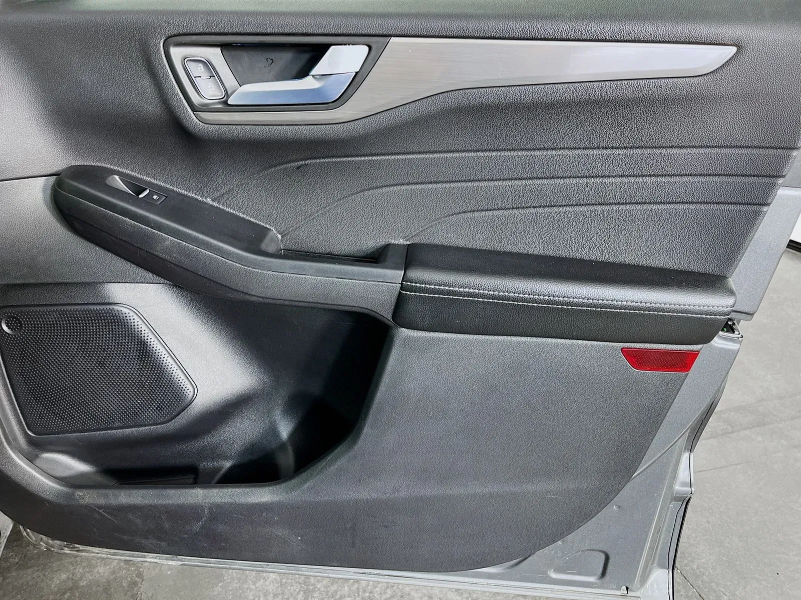 Ford Escape photo 36