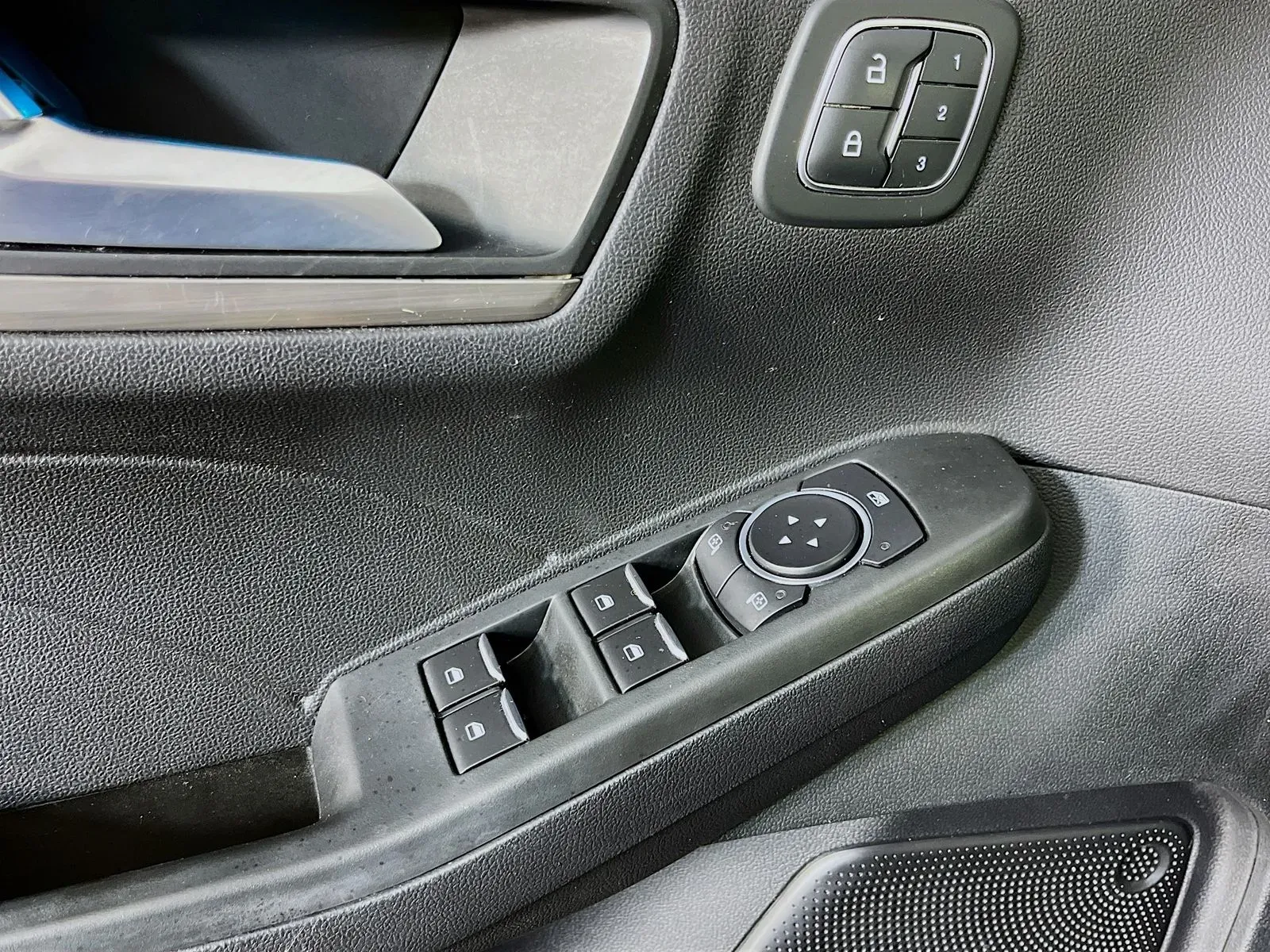 Ford Escape photo 24