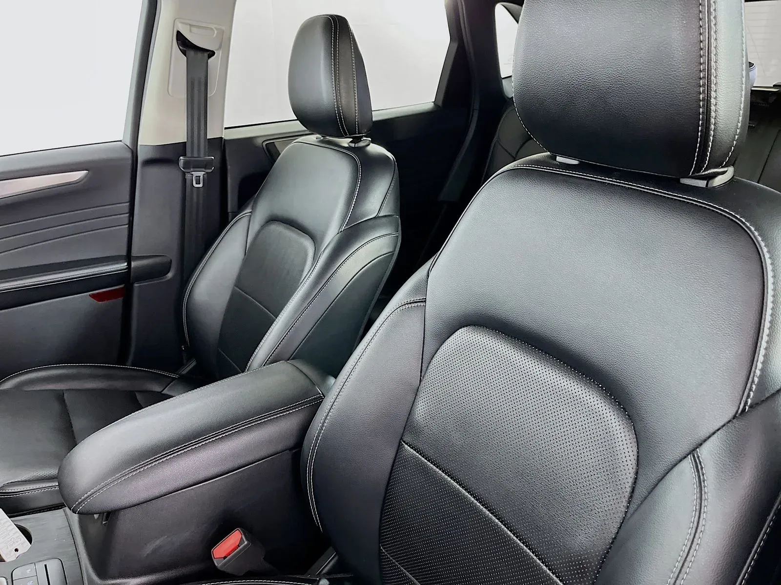Ford Escape photo 27