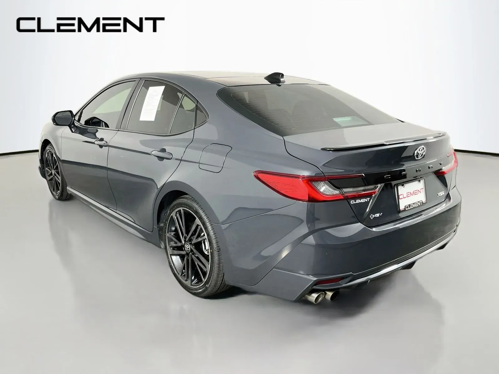 Toyota Camry photo 9
