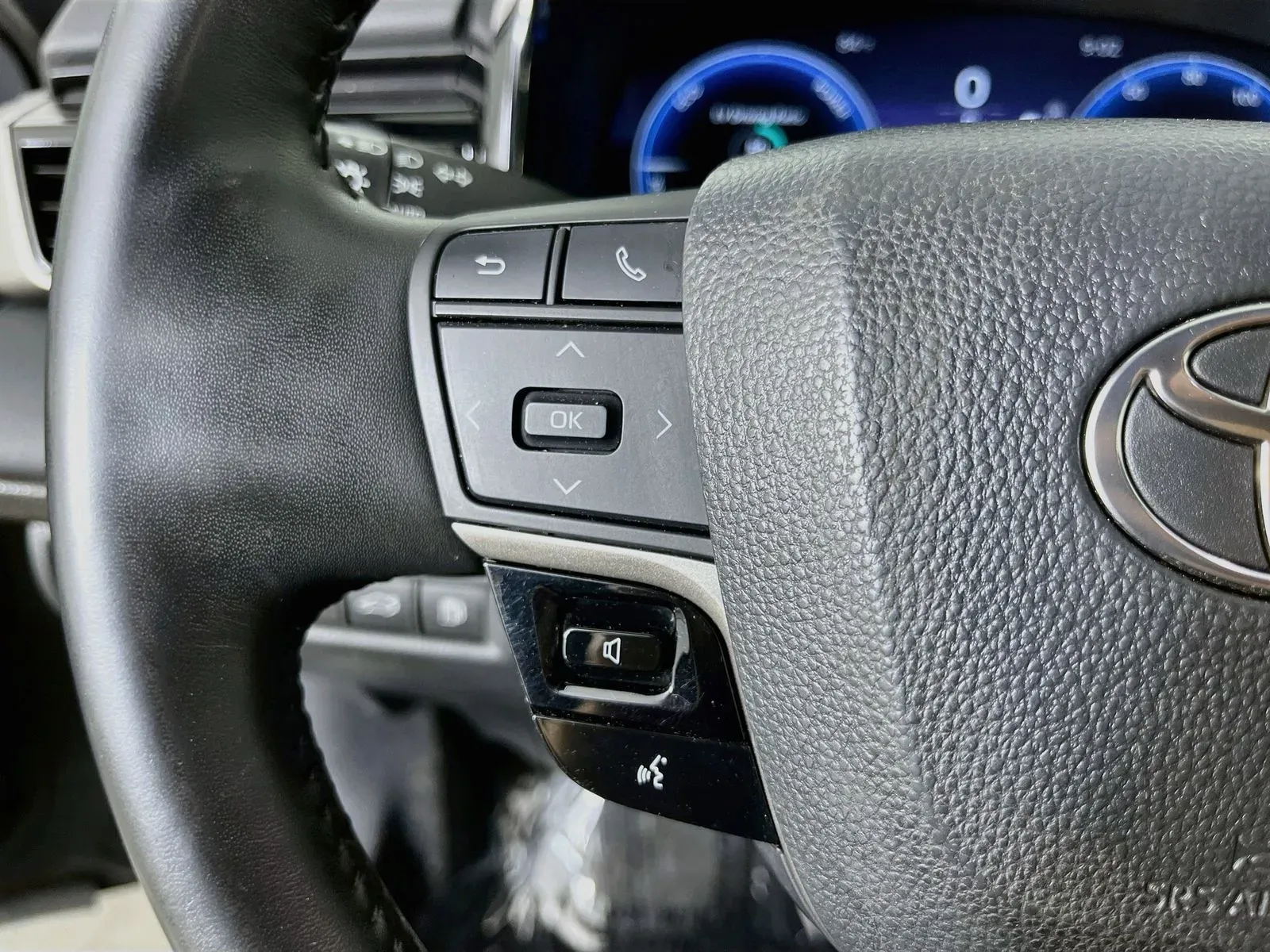 Toyota Camry photo 15