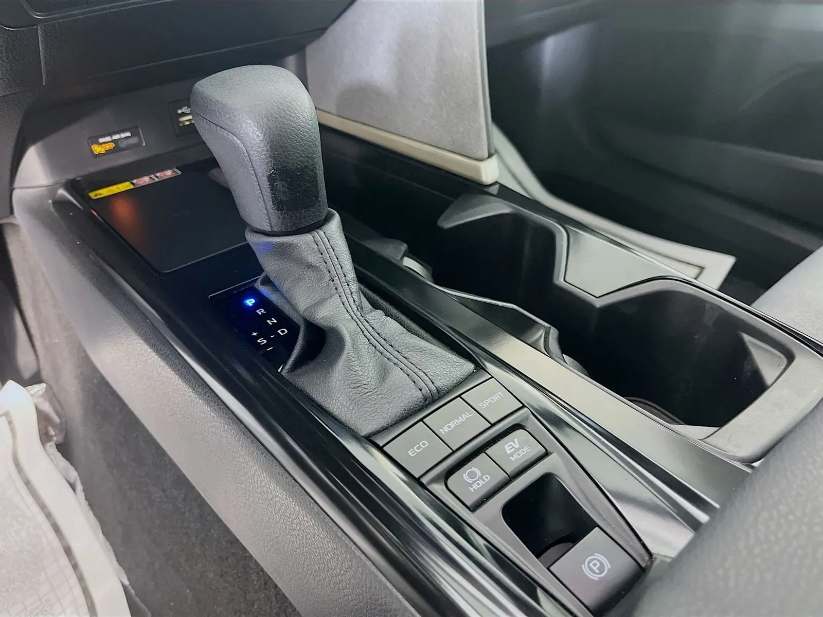 Toyota Camry photo 22