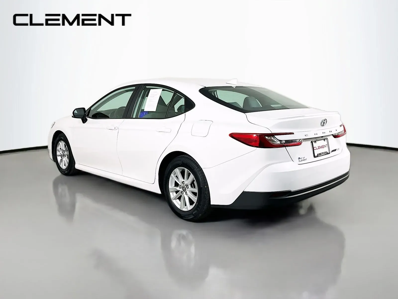 Toyota Camry photo 9