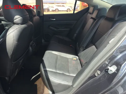 More photos of 2022 Nissan Altima 2.5 SL at Clement Pre-Owned, MO