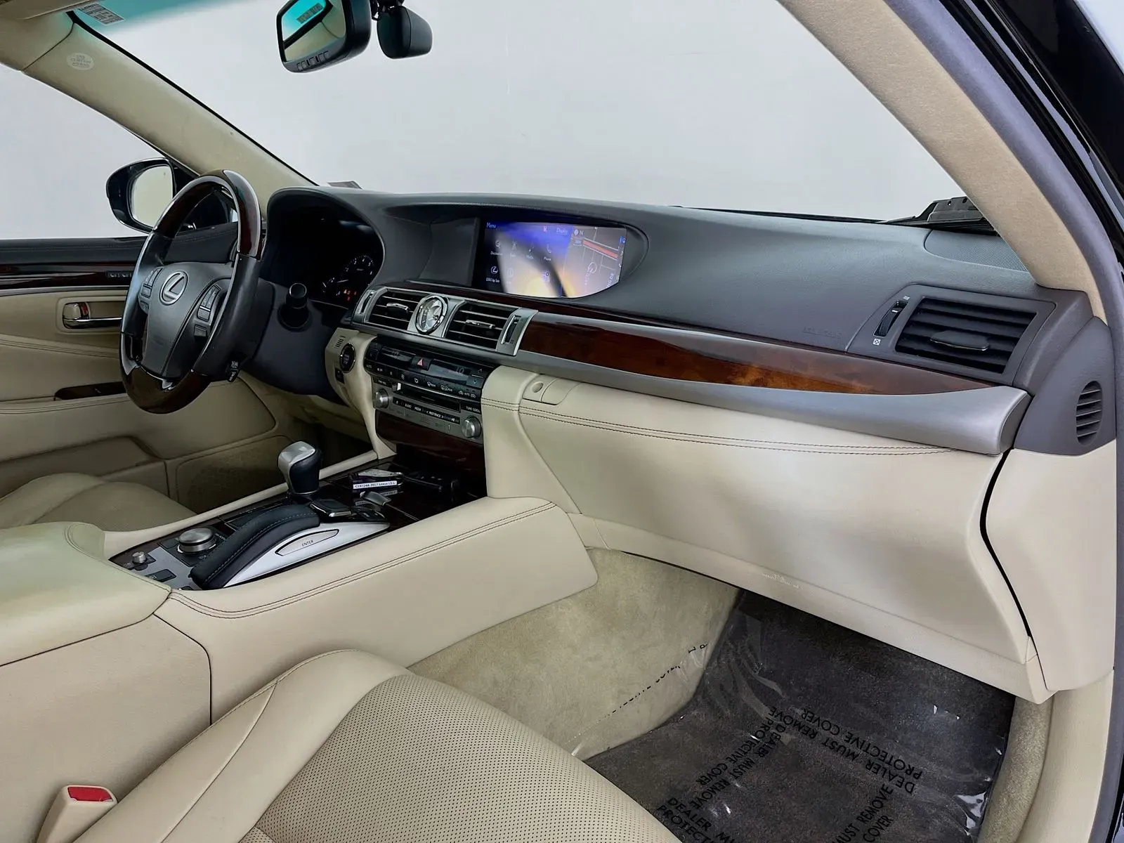 Lexus LS photo 37