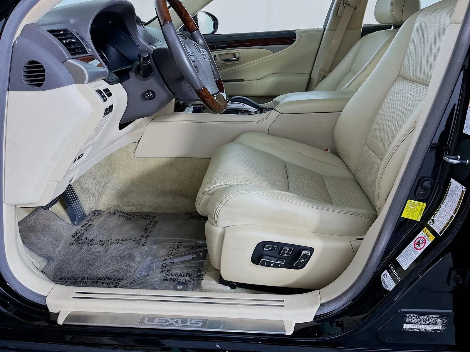 Lexus LS photo 28