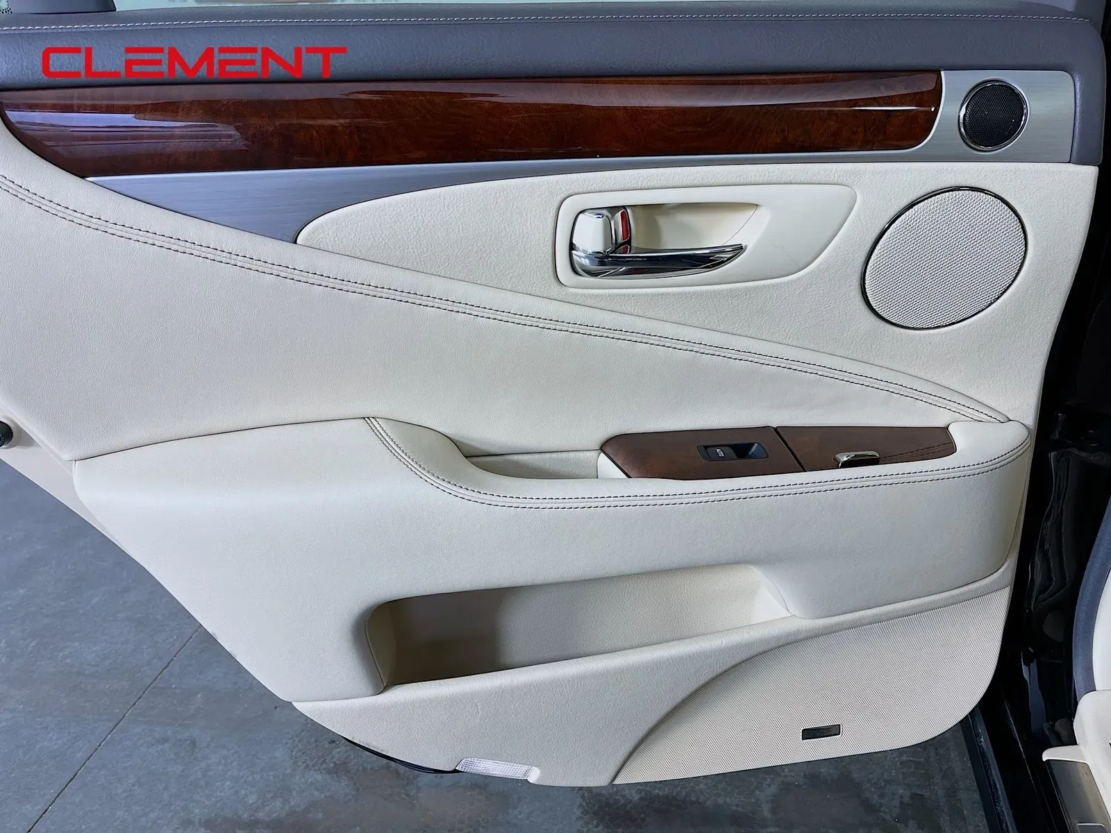 2017 Lexus LS Base - Photo 31
