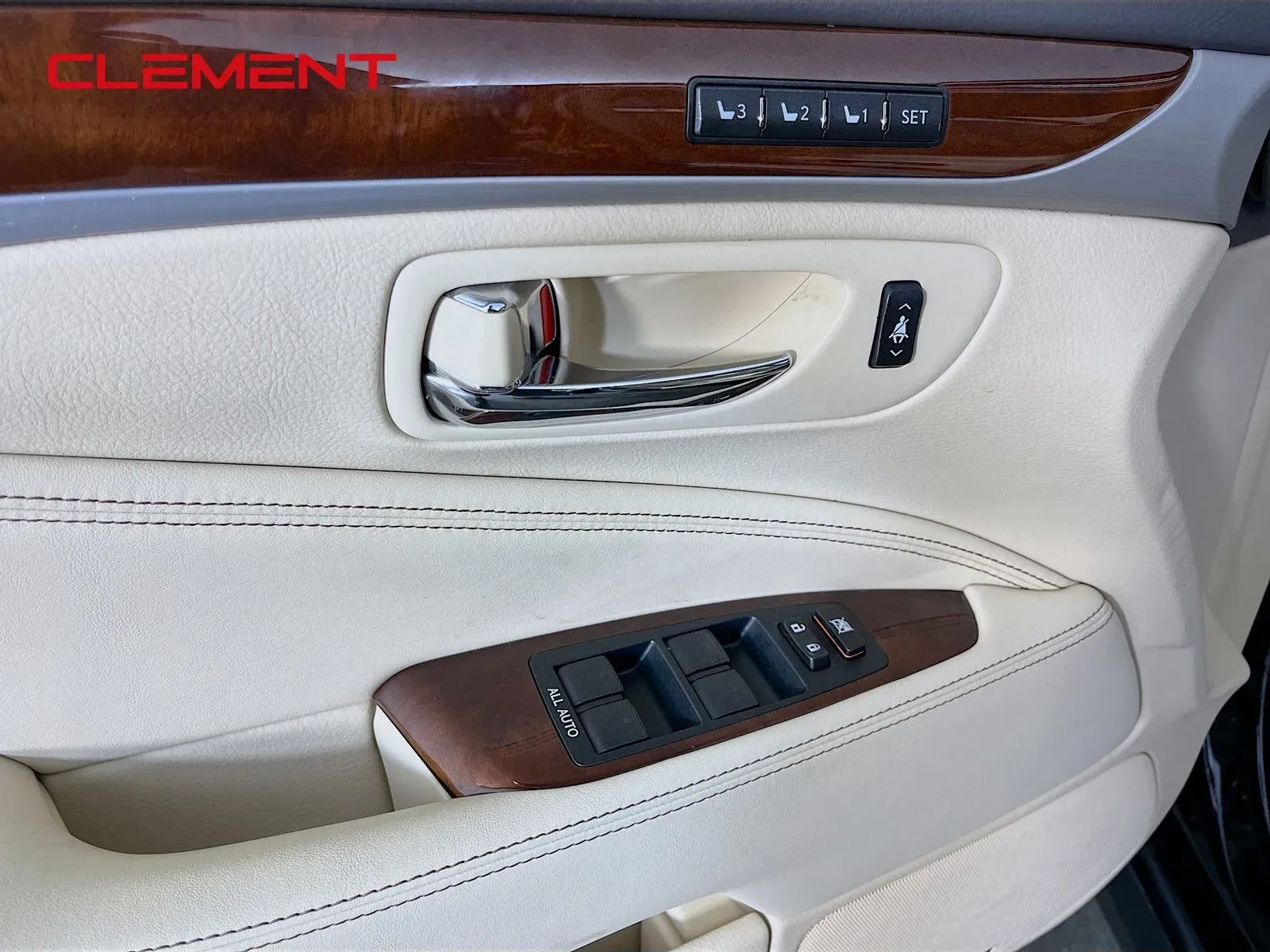 2017 Lexus LS Base - Photo 26