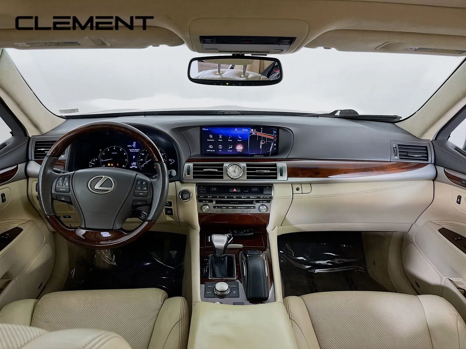 Lexus LS photo 10