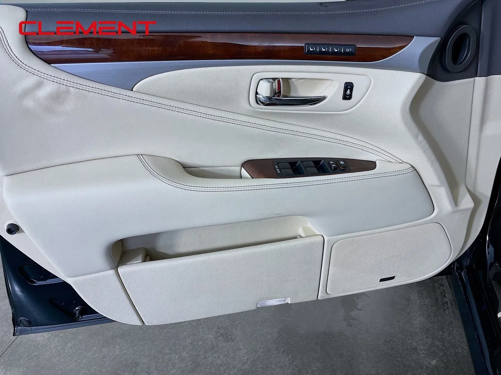 2017 Lexus LS Base - Photo 27