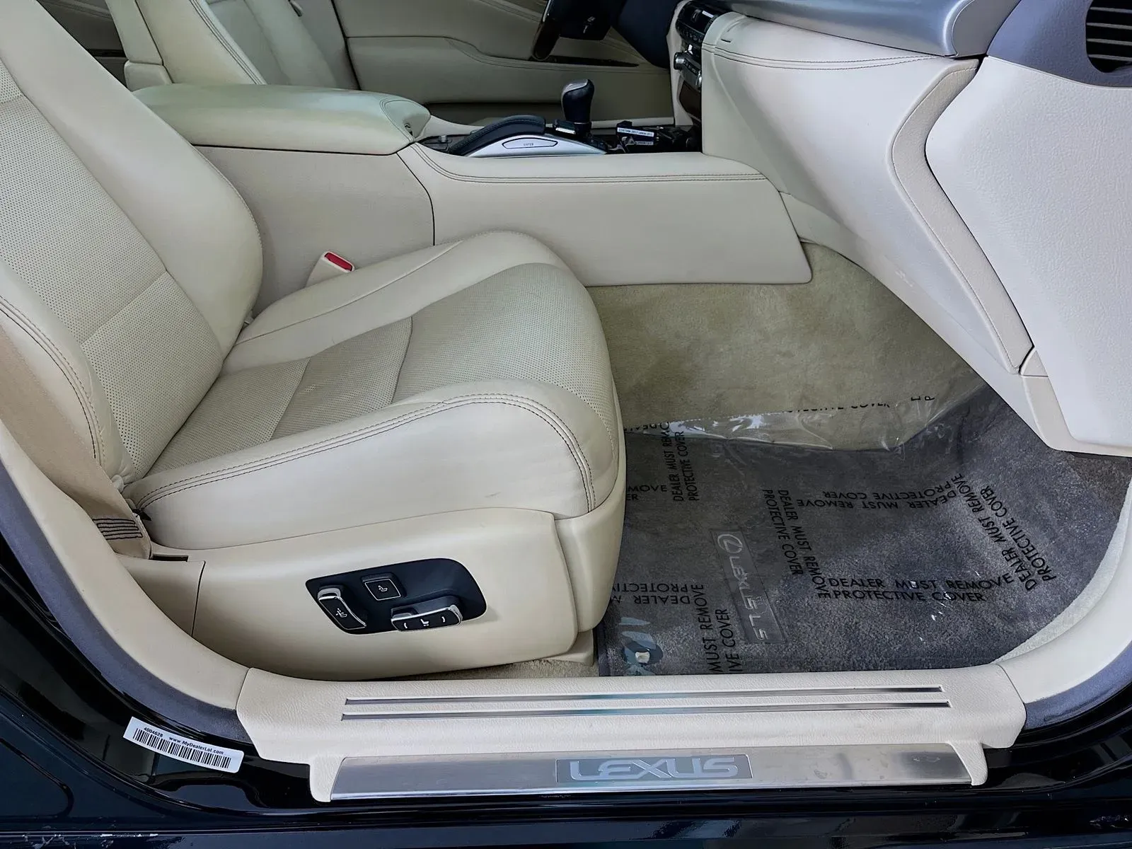Lexus LS photo 36