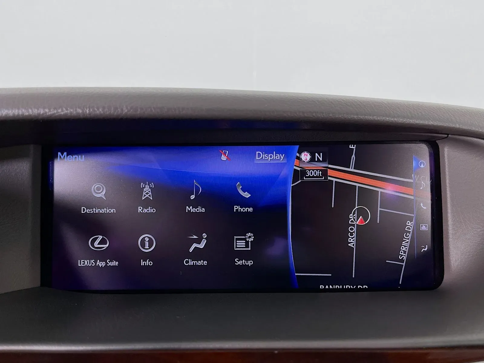 Lexus LS photo 18