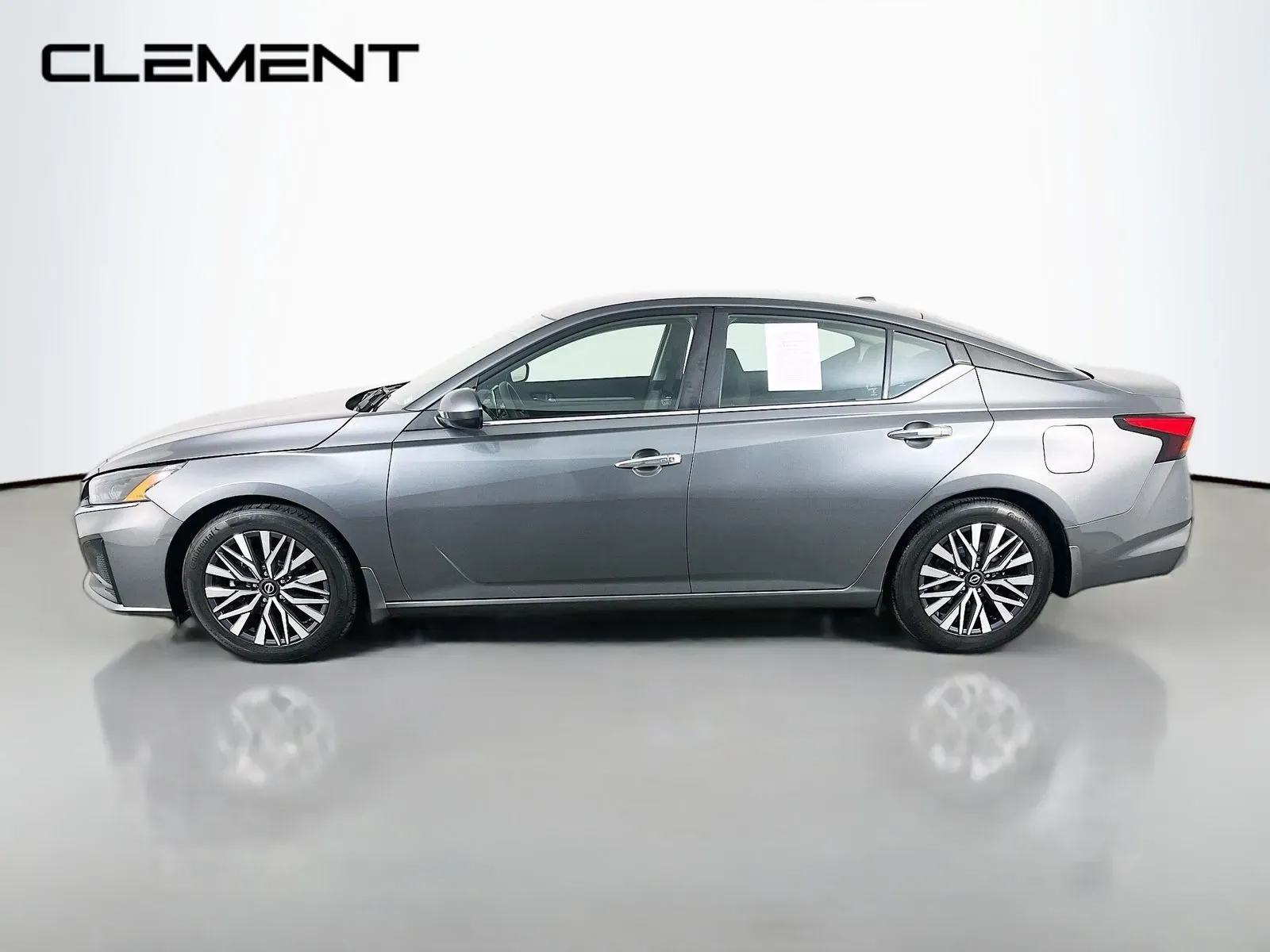 Nissan Altima photo 5