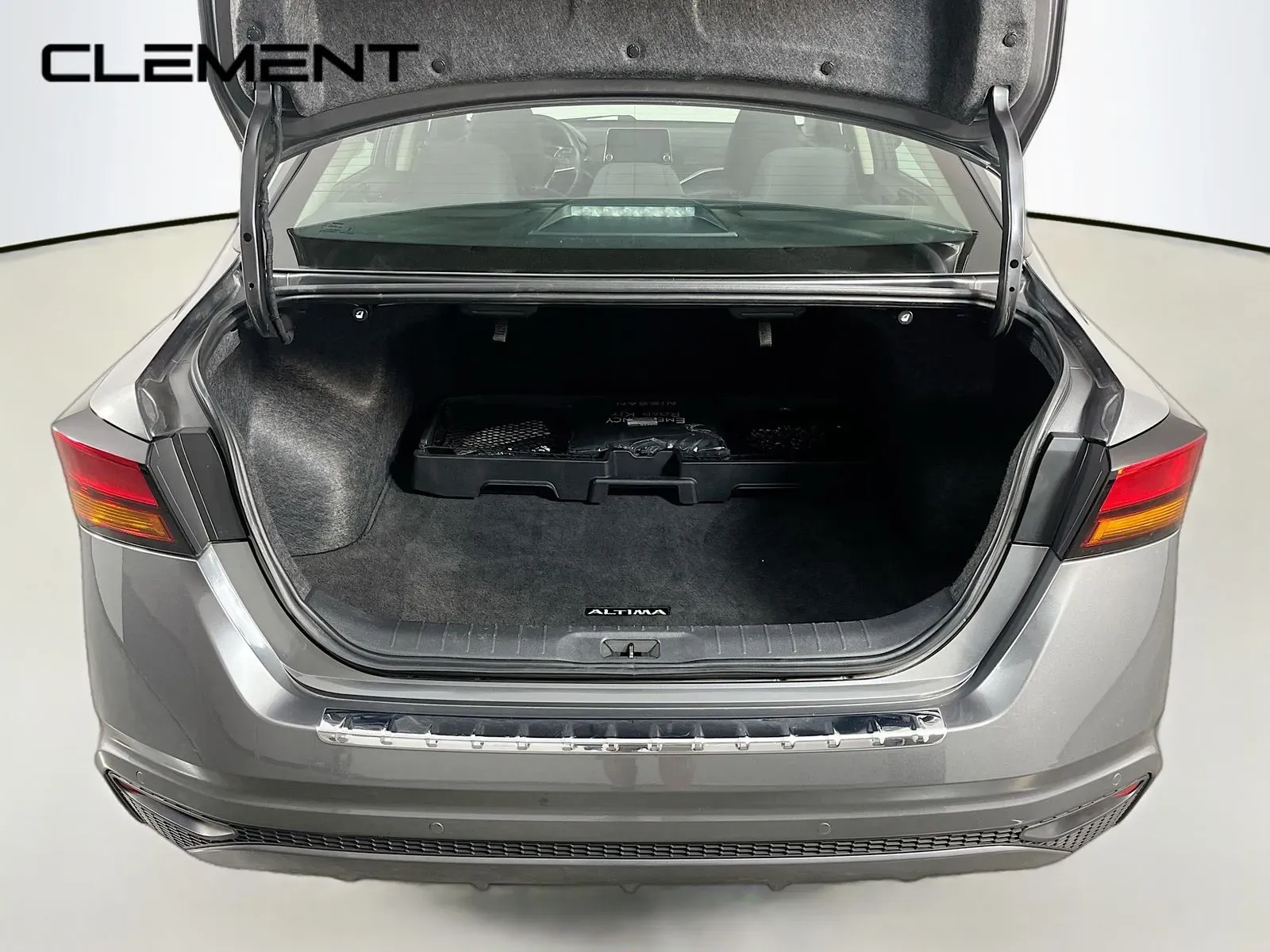 Nissan Altima photo 10