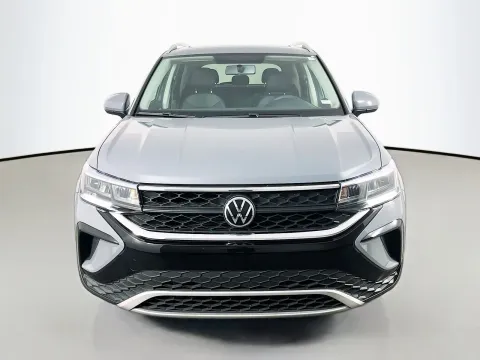 Photos of 2022 Volkswagen Taos 1.5T SE for sale in Florissant, MO at Clement Pre-Owned