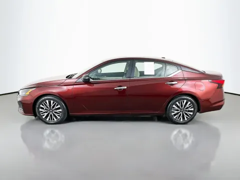 More photos of 2025 Nissan Altima 2.5 SV at Clement Pre-Owned, MO