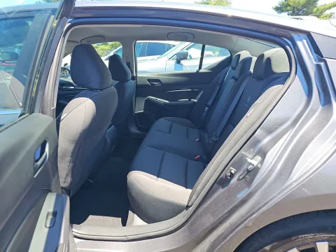 More photos of 2024 Nissan Altima 2.5 SV at Clement Pre-Owned, MO