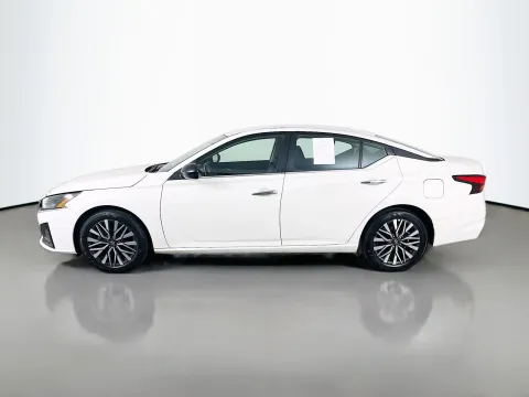 More photos of 2025 Nissan Altima 2.5 SV at Clement Pre-Owned, MO