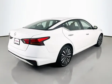 More photos of 2025 Nissan Altima 2.5 SV at Clement Pre-Owned, MO