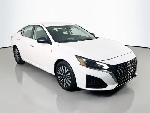 Another view of 2025 Nissan Altima 2.5 SV for sale in Florissant, MO at Clement Pre-Owned
