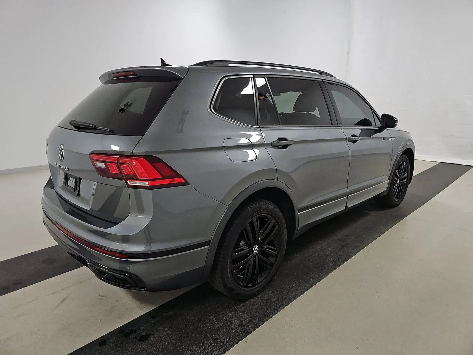 2022 Volkswagen Tiguan SE R-LINE BLACK - Photo 7