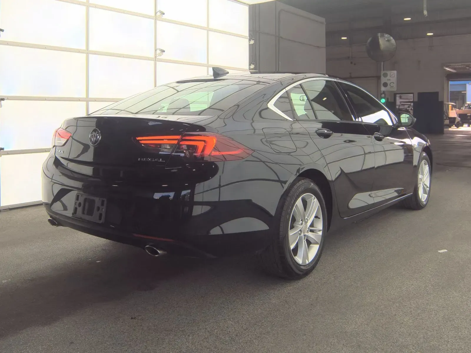 2018 Buick Regal Sportback Preferred - Photo 6