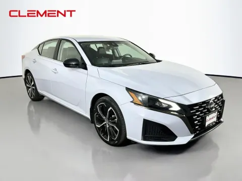 More photos of 2023 Nissan Altima 2.5 SR at Clement Pre-Owned, MO