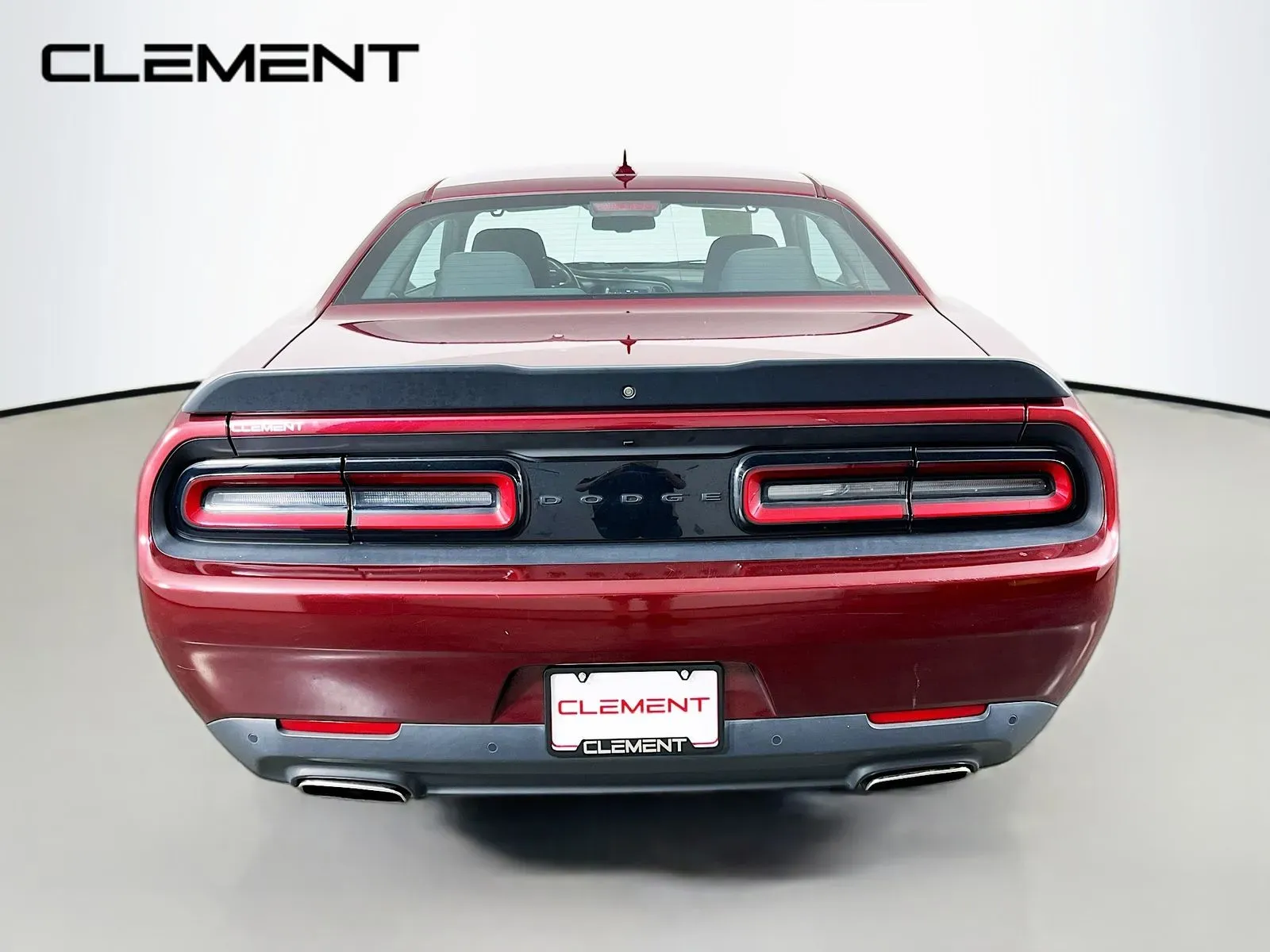 Dodge Challenger photo 8