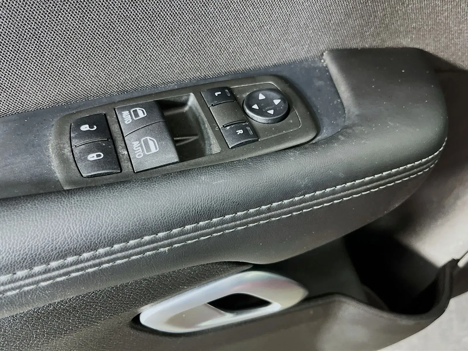 Dodge Challenger photo 27