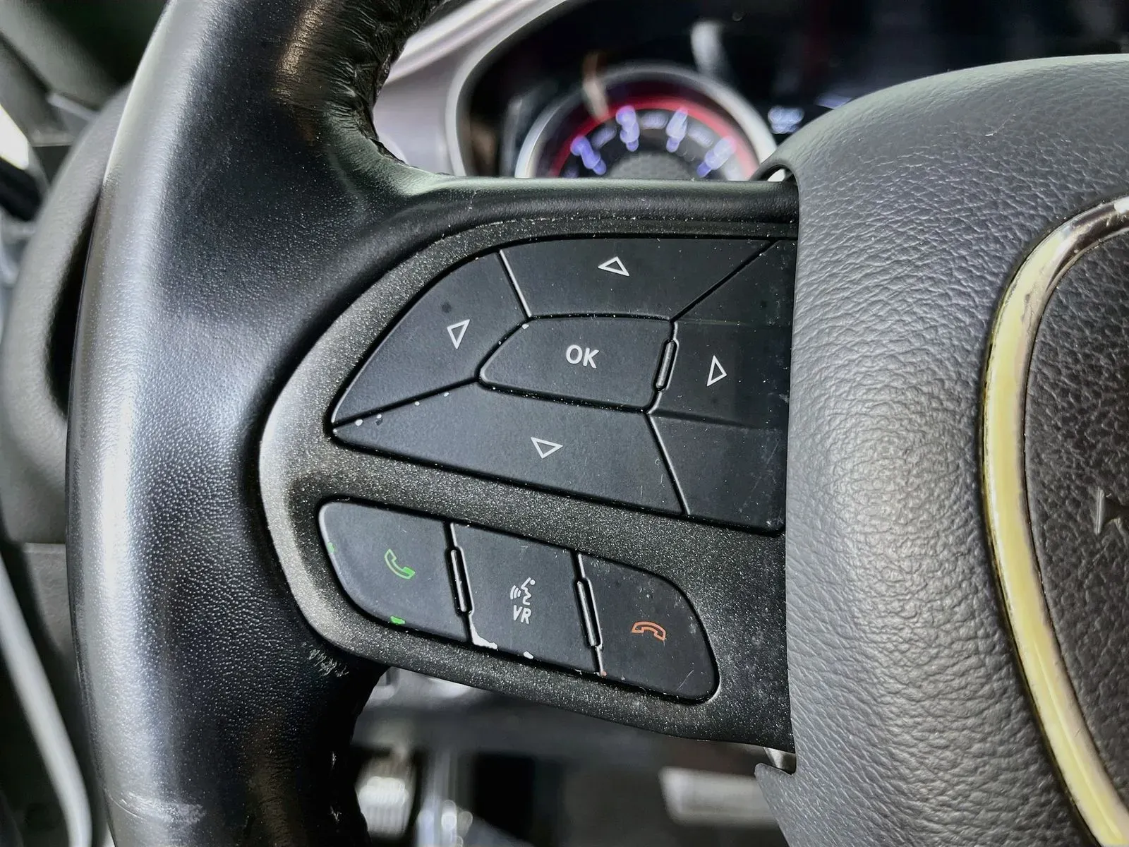 Dodge Challenger photo 15