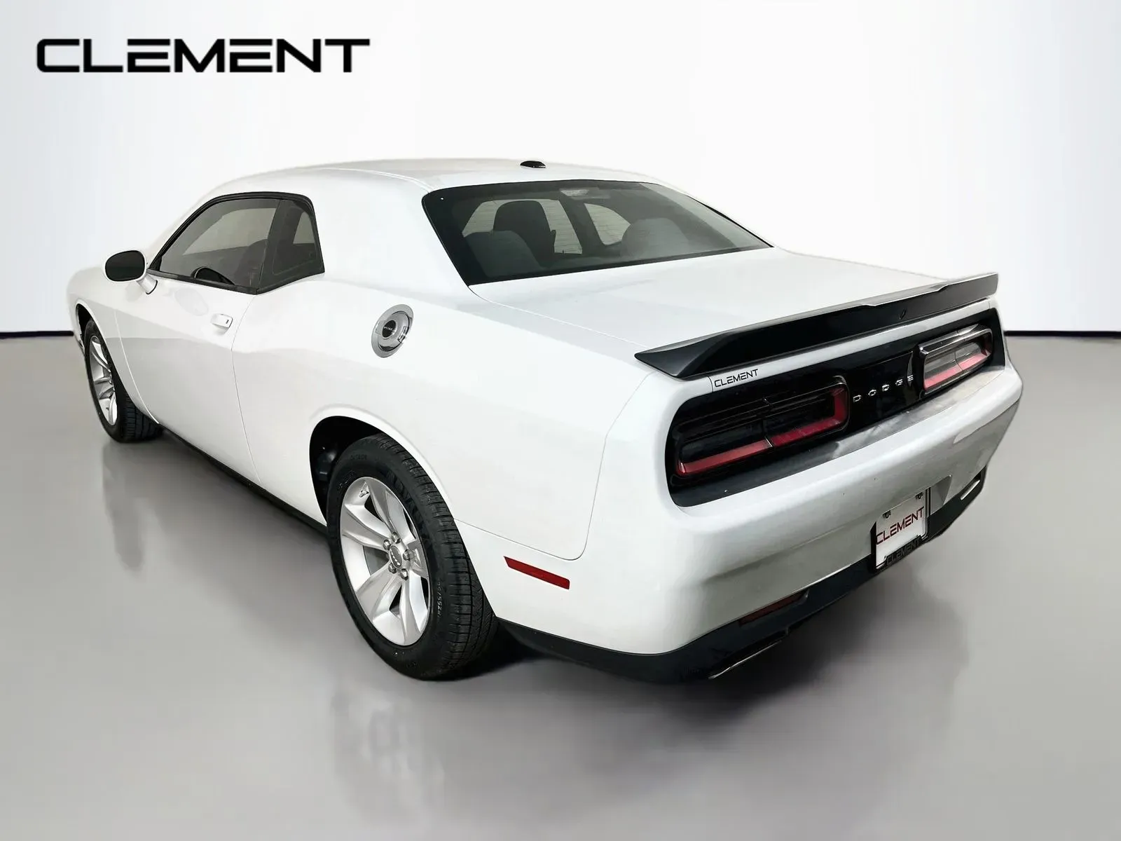 Dodge Challenger photo 9