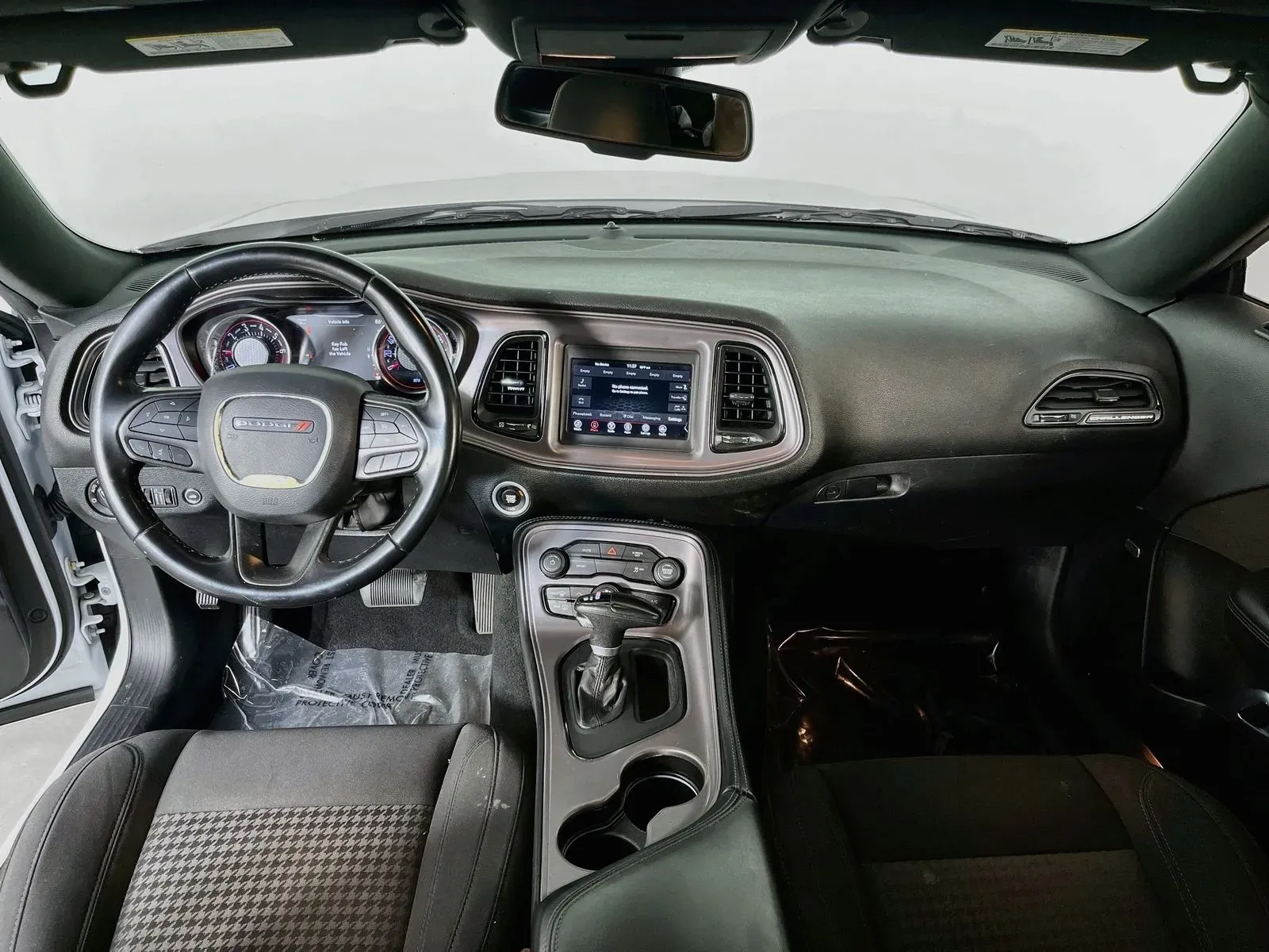 Dodge Challenger photo 12