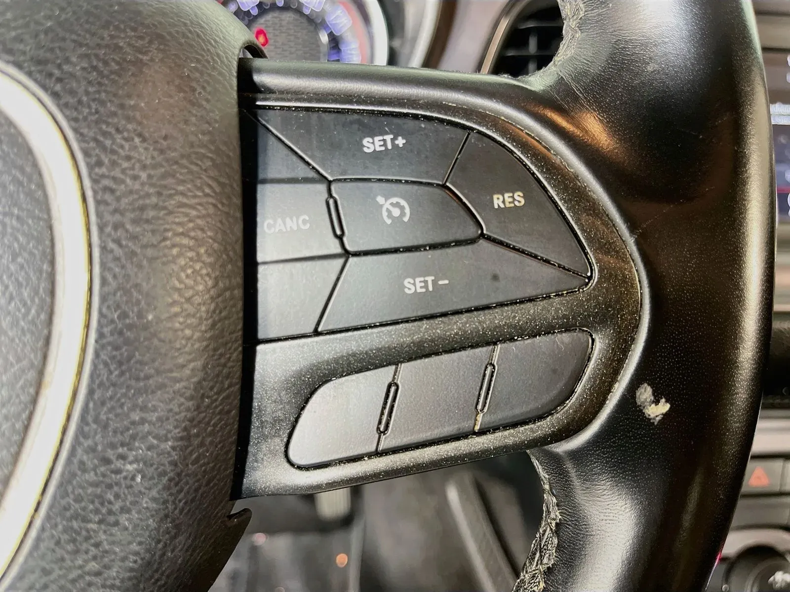 Dodge Challenger photo 17