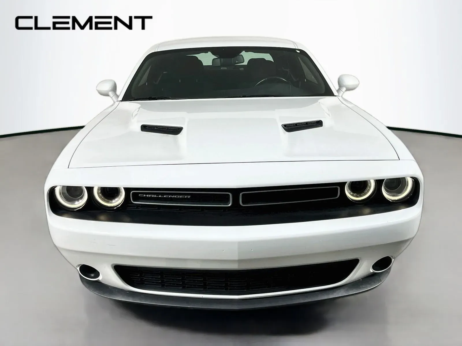 Dodge Challenger photo 3