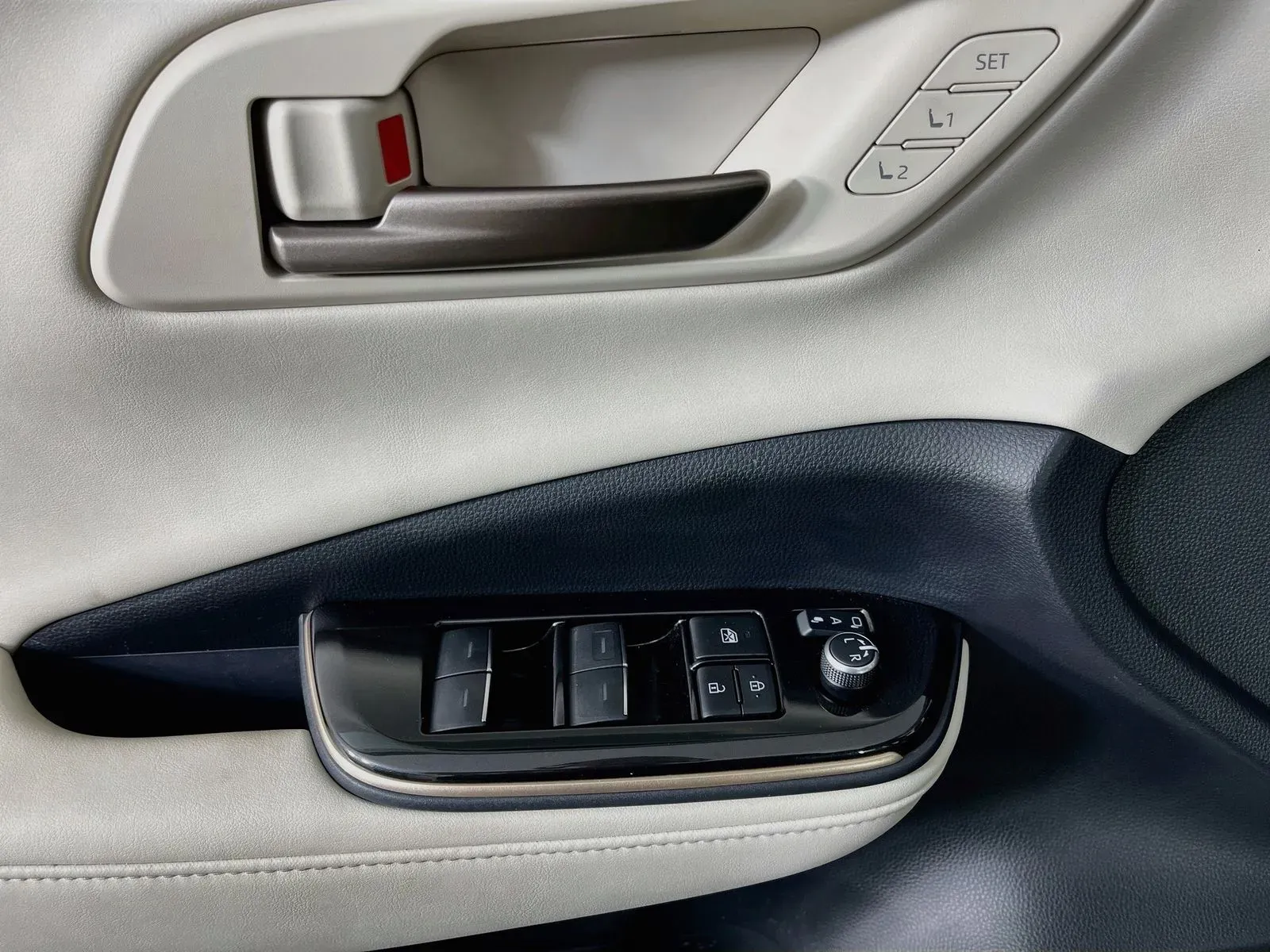 Toyota Crown photo 24