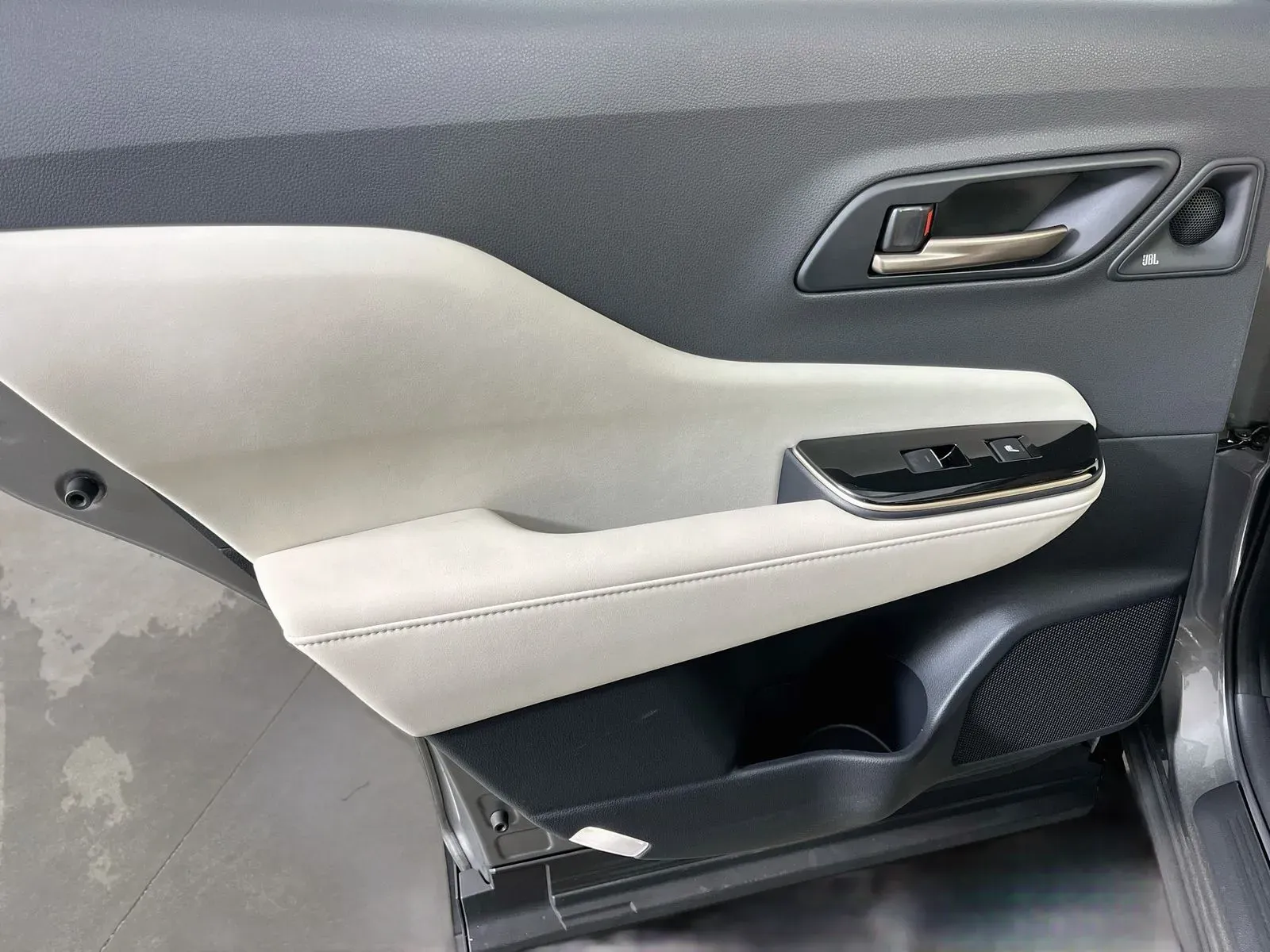 Toyota Crown photo 28