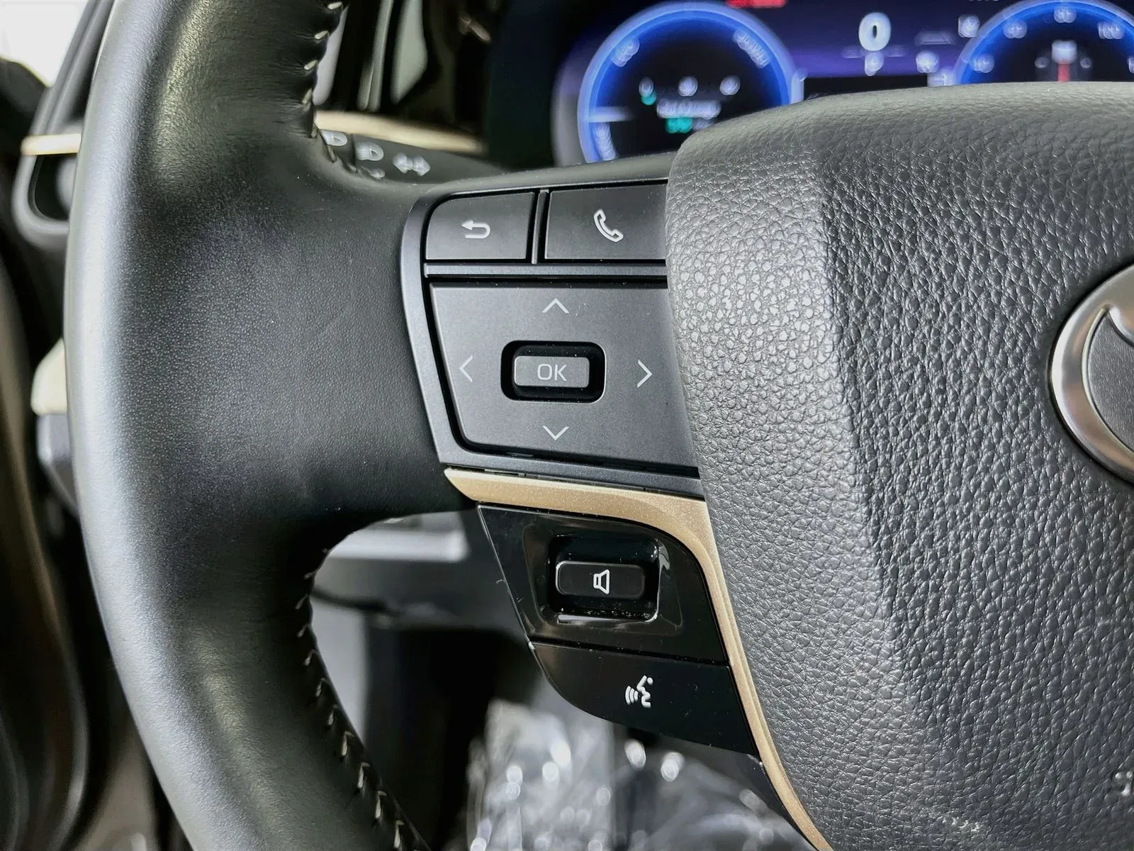 Toyota Crown photo 14