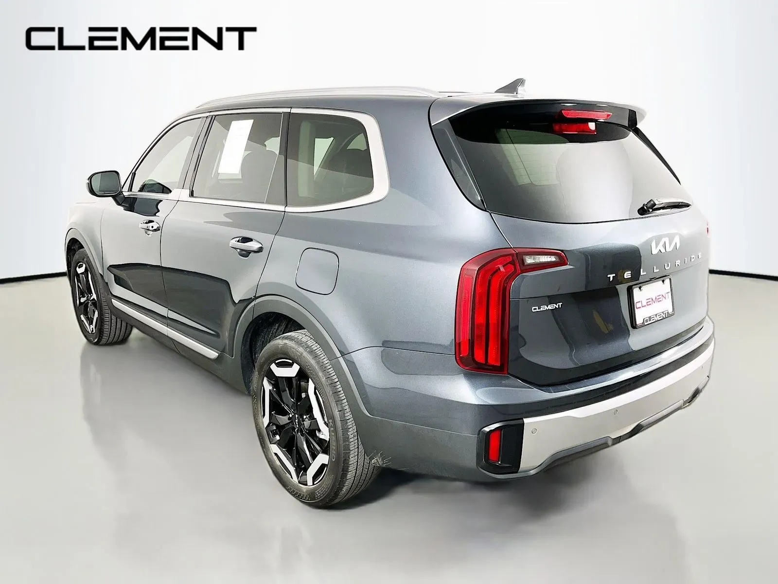 2024 Kia Telluride S - Photo 9