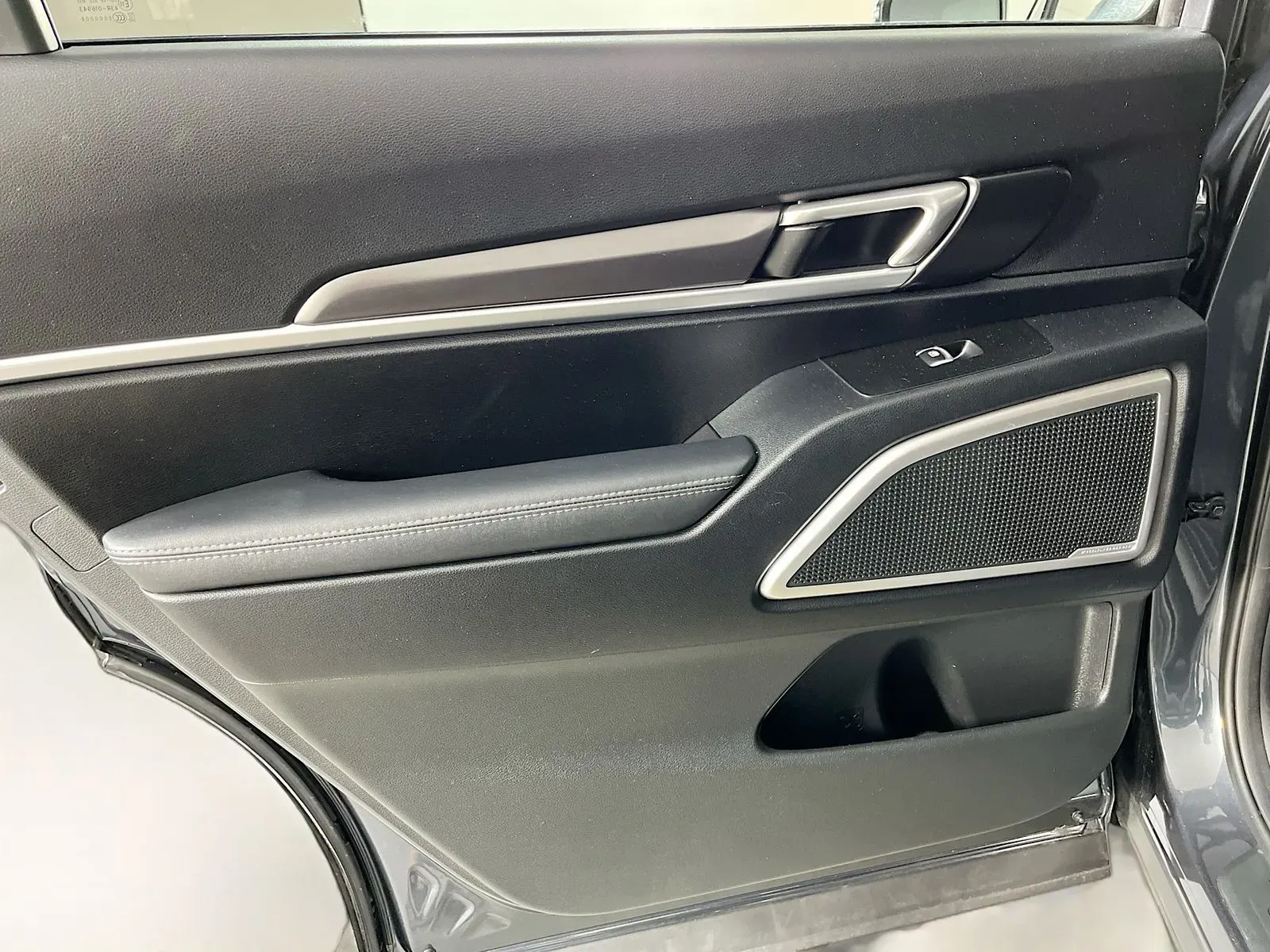2024 Kia Telluride S - Photo 31