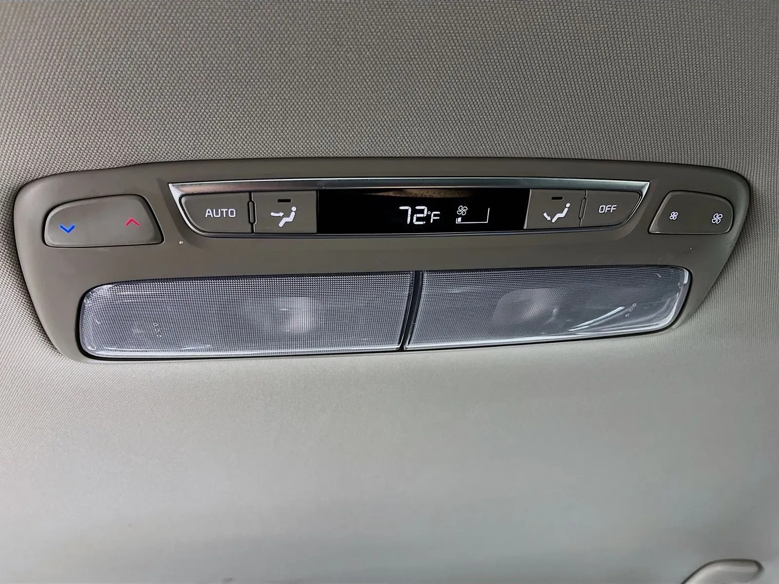 2024 Kia Telluride S - Photo 34