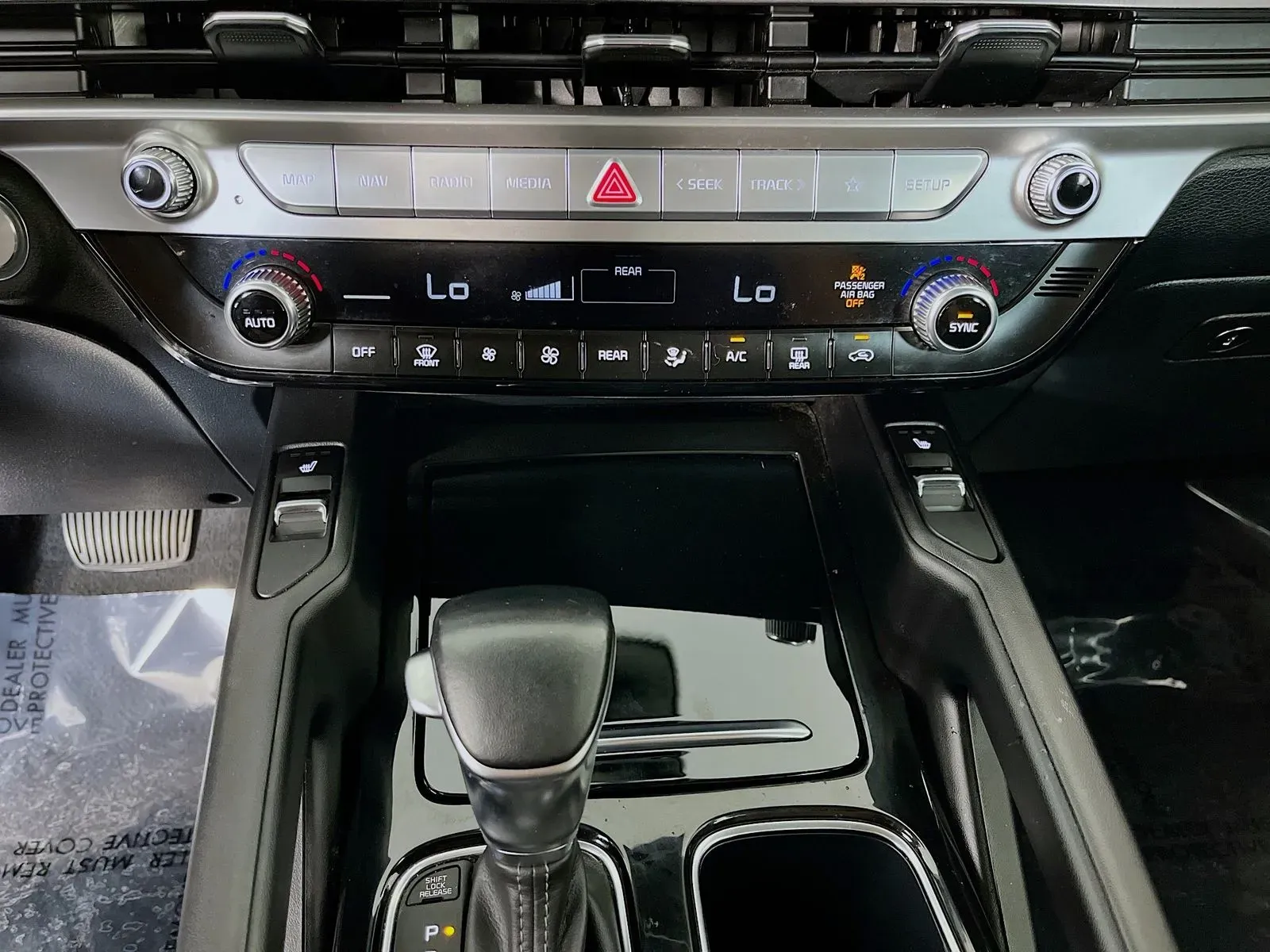 2024 Kia Telluride S - Photo 22
