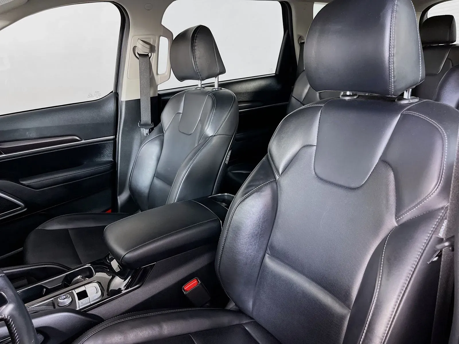 2024 Kia Telluride S - Photo 29