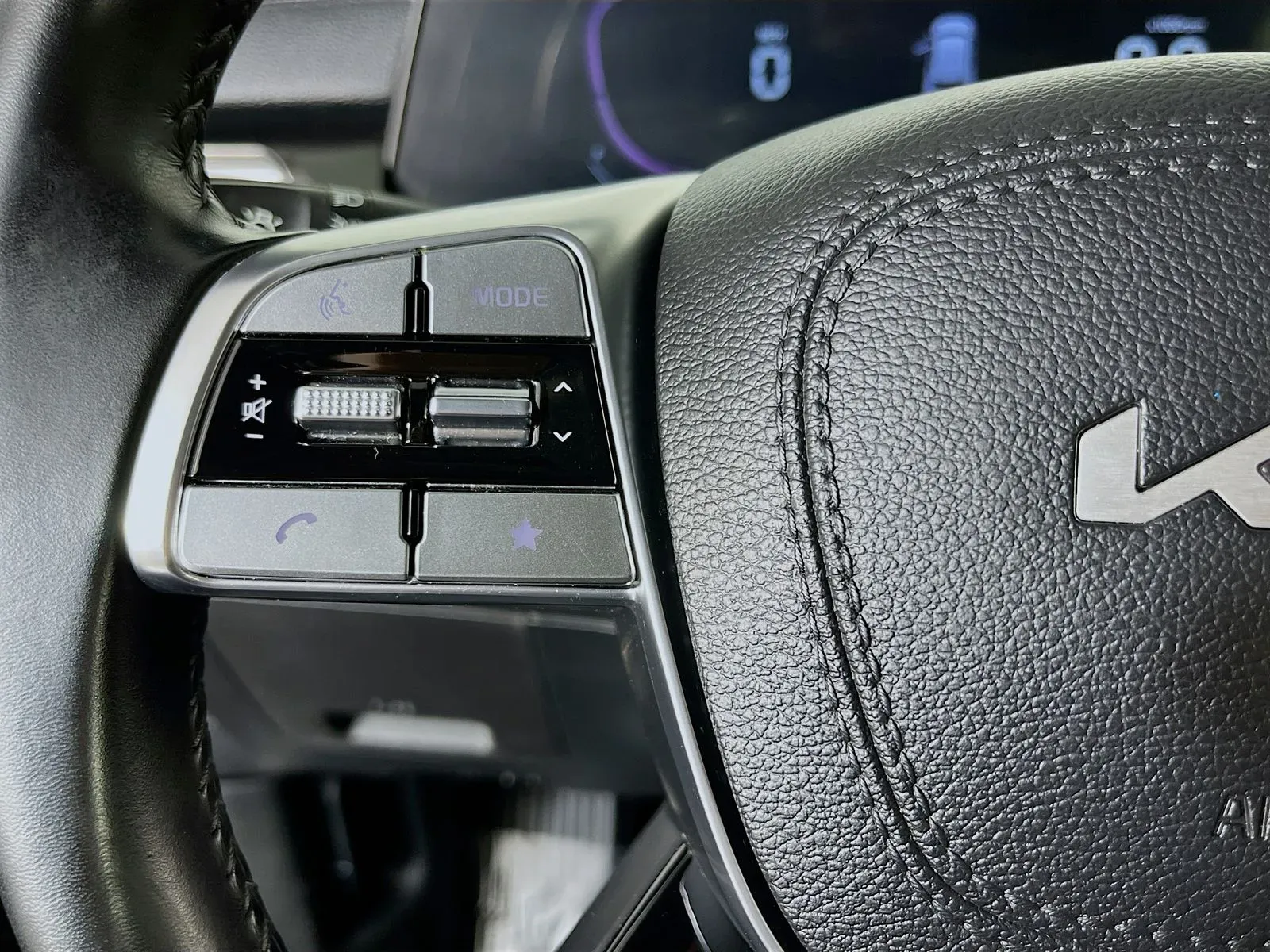 2024 Kia Telluride S - Photo 15