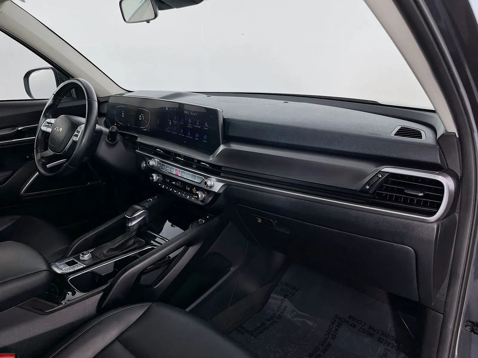 2024 Kia Telluride S - Photo 37