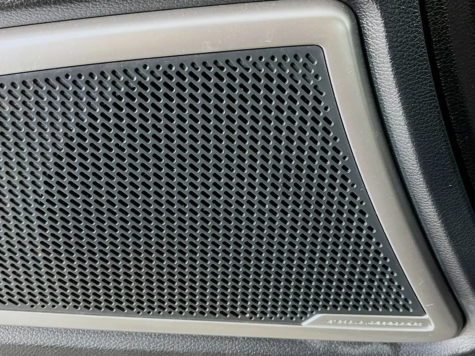 2024 Kia Telluride S - Photo 25